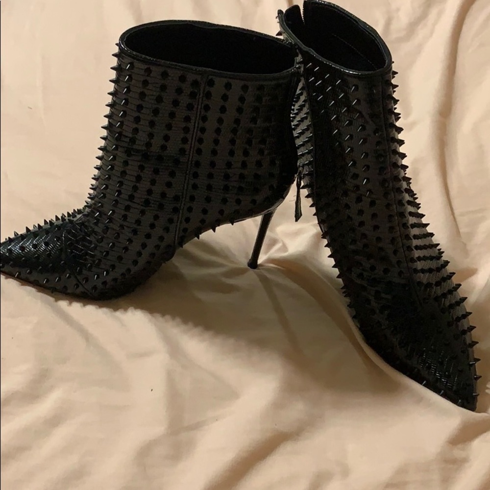 Black Steve Madden boots